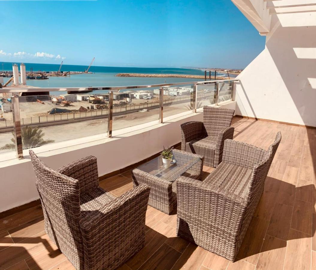 Puerto Marina Apartment Асила Екстериор снимка