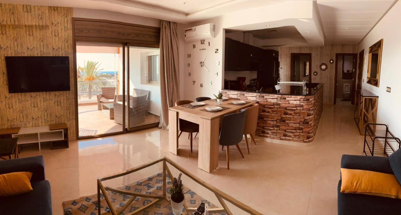 Puerto Marina Apartment Асила Екстериор снимка