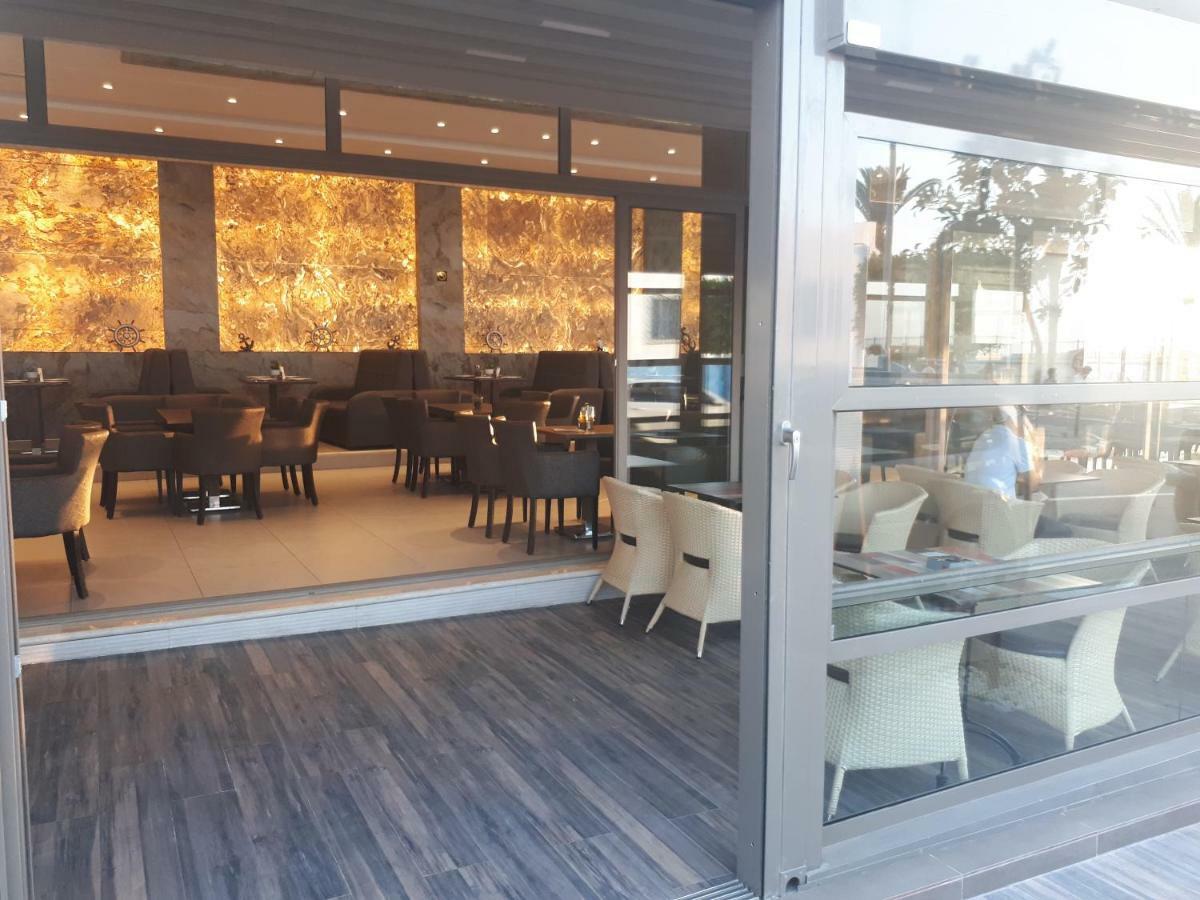Puerto Marina Apartment Асила Екстериор снимка